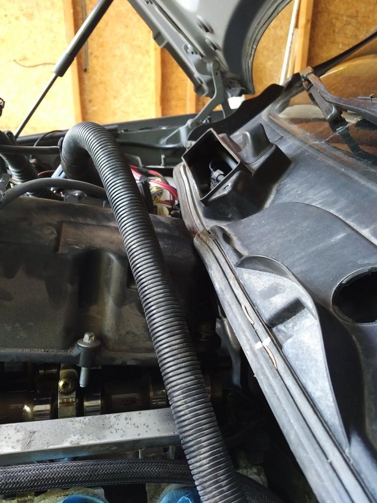 DIY N52 Valve Cover Gasket replacement